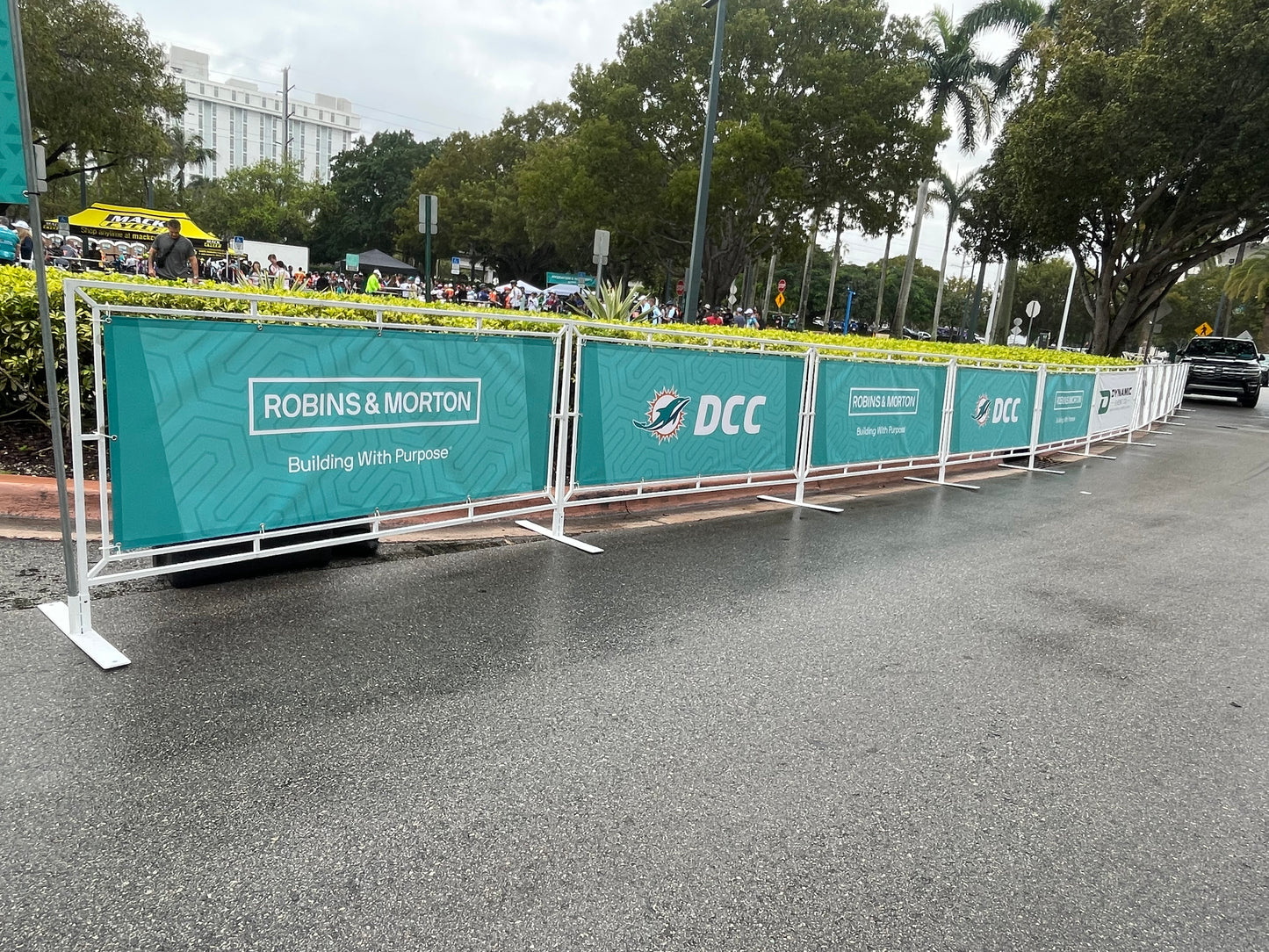Dynamic Brand Barricades